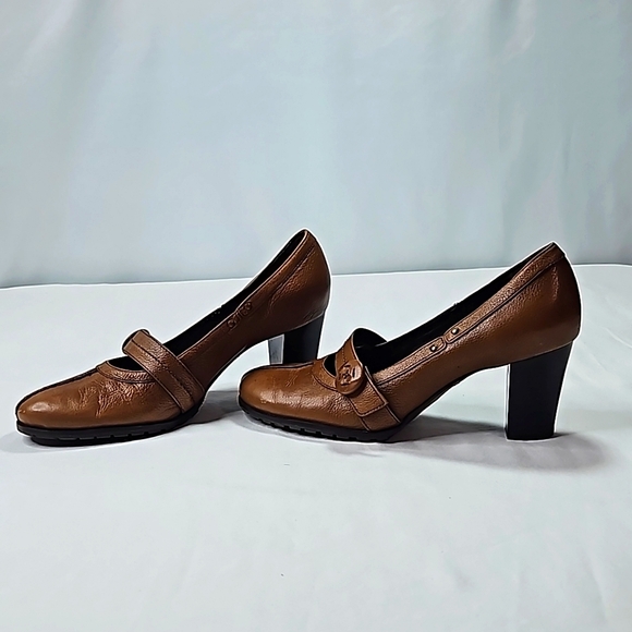 Aerosoles Leather Mary Jane Heels Size 6.5 - Picture 5 of 9